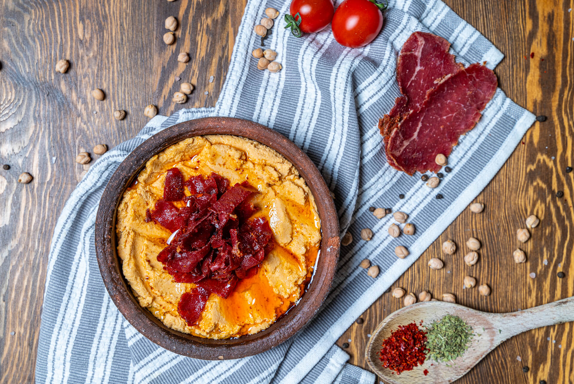 Kiremitte Pastırmalı Humus 