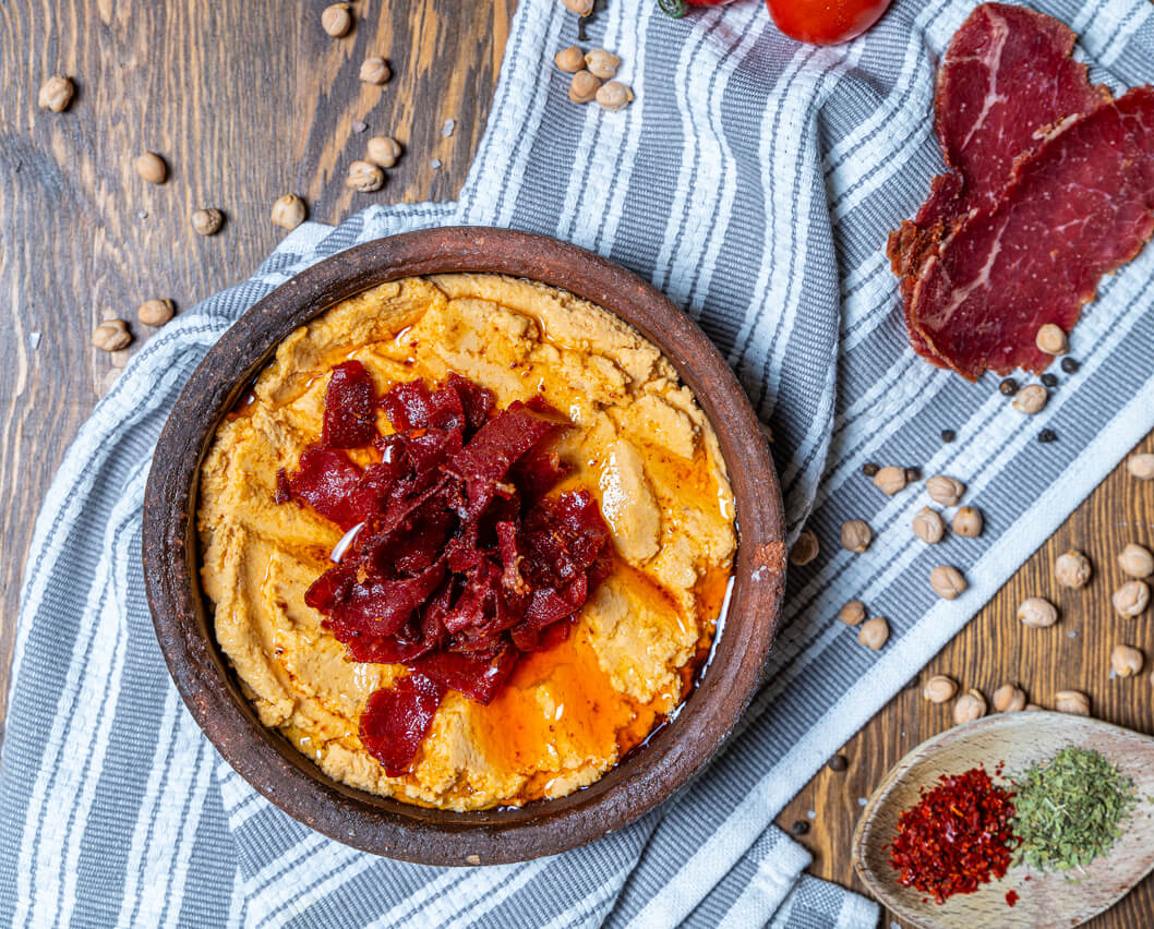 Kiremitte Pastırmalı Humus 
